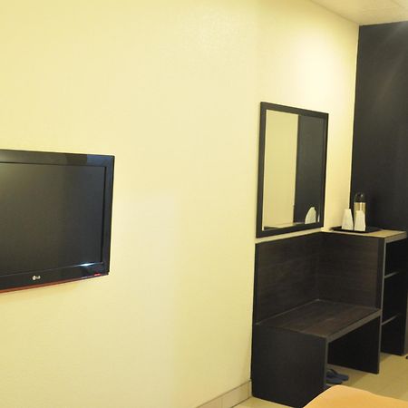 Iloilo Midtown Hotel Екстер'єр фото