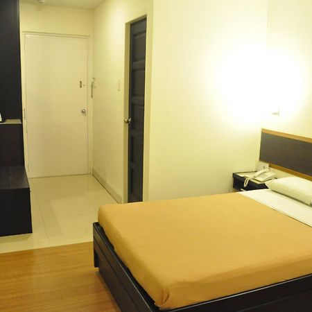 Iloilo Midtown Hotel Екстер'єр фото