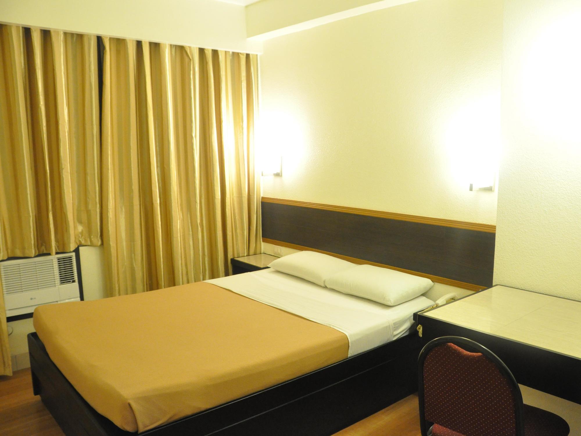 Iloilo Midtown Hotel Екстер'єр фото